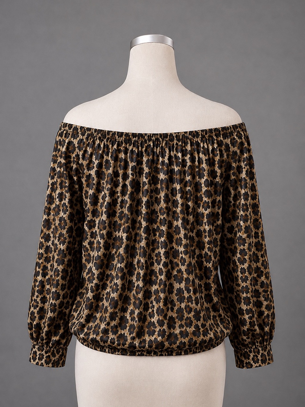 Michael Kors Small Leopard Print Round neck Pullover Shirt.